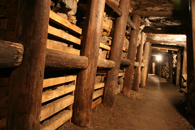 Strecke im Hüttenstollen Osterwald (Foto: Dr. Olaf Grohmann)